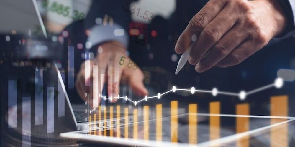 Businessman doing business analysis _ Premium…